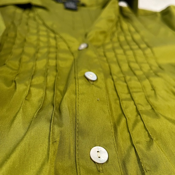 QUICK LIST! Fancy button down - Picture 2 of 6